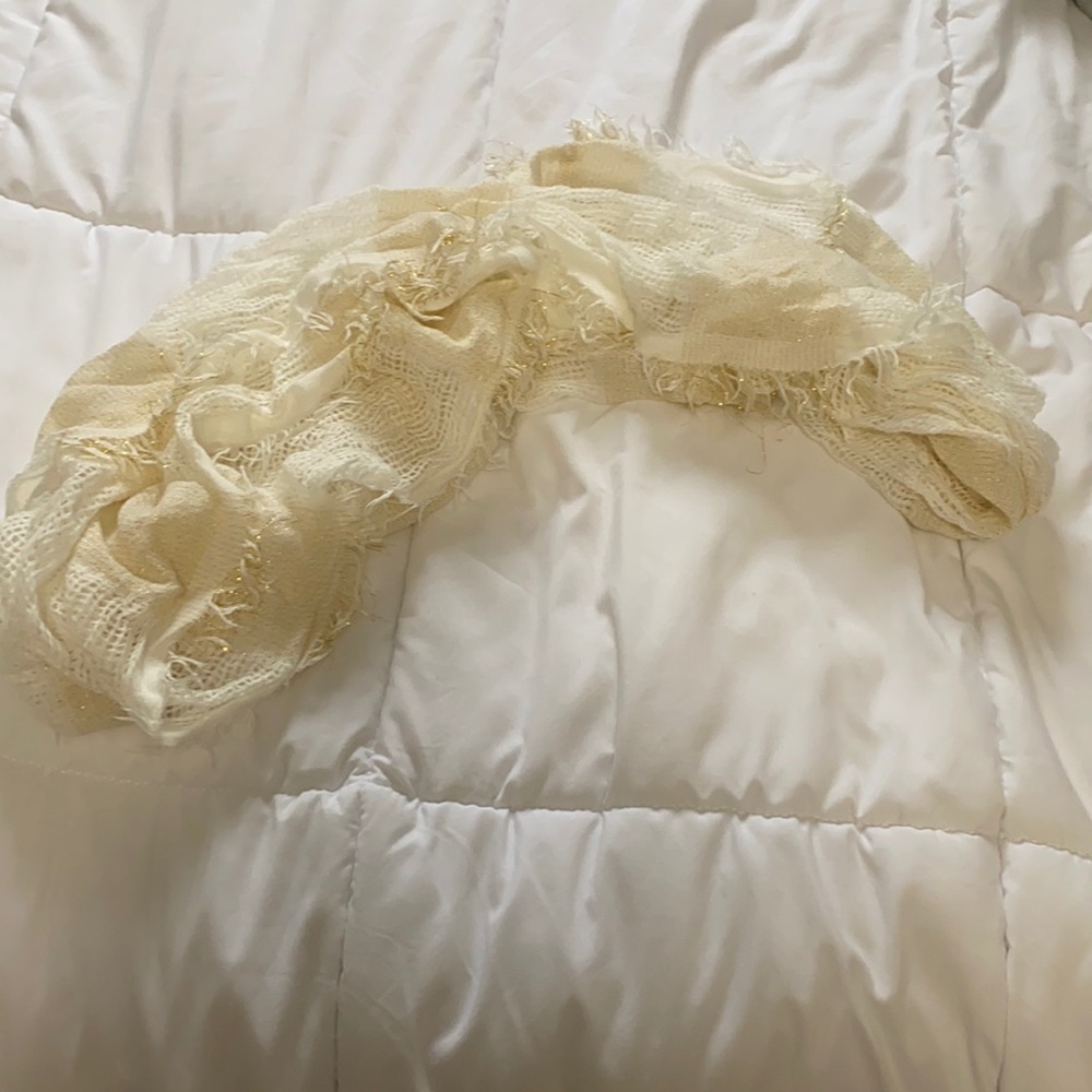 cream/gold scarf